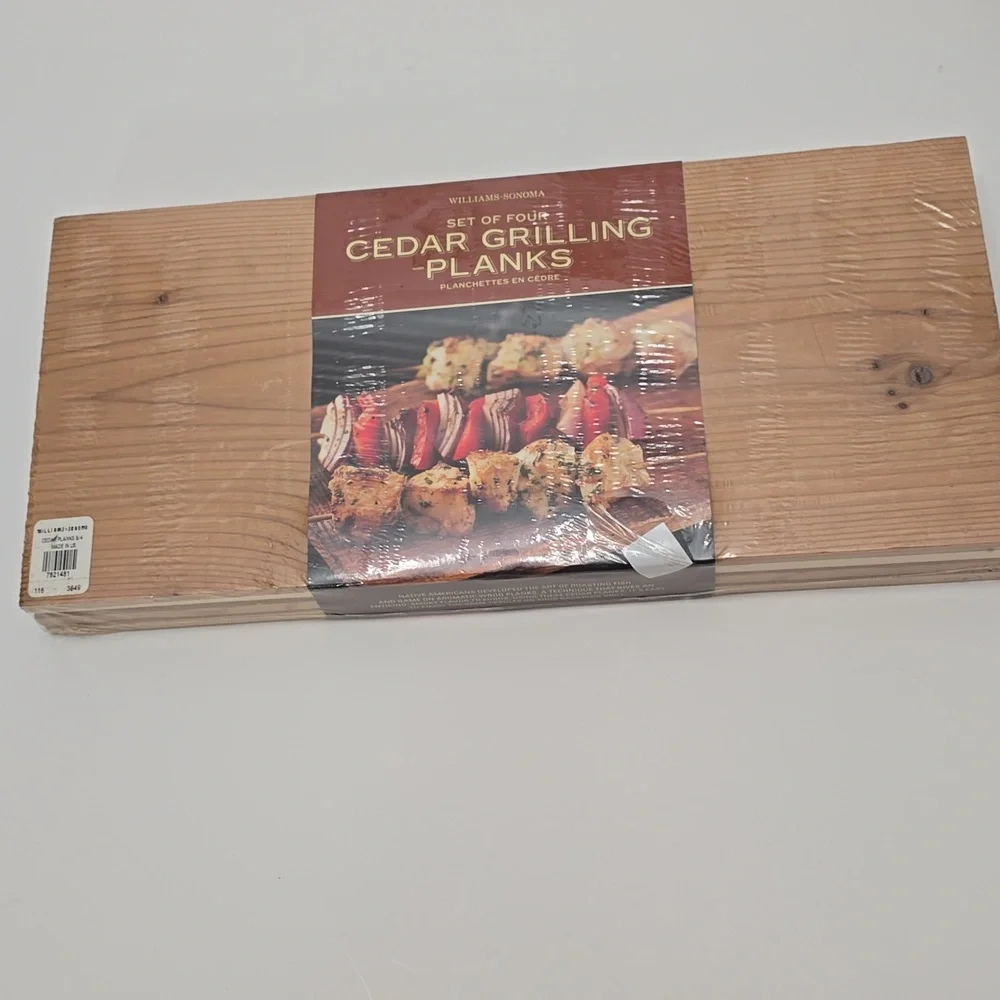 New Sealed Williams Sonoma Set Of 4 Cedar Grilling Planks Made In USA